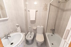 2430_6714bd5a884cff3a50b2d8ae068658aa