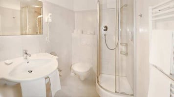 220204_badezimmer-doppelzimmer1