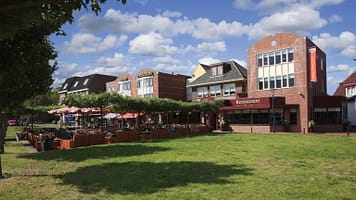 38990_9f8183aebb0f337a4d22ef0905b09cdd