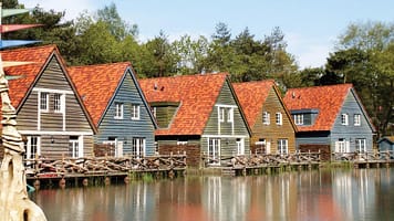 1024x576-boshuys-aan-het-water-8-personen-overzicht