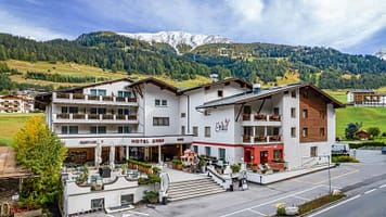 271040_20241006-exterior-hotel-erika-4