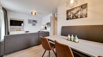 cover_HolidaySuites_Jabbeke_6pers_living_2_