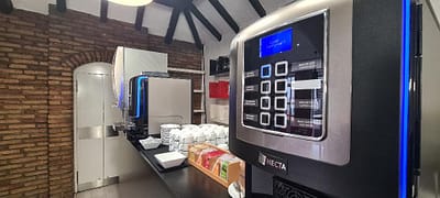 aHR0cDovL3Bob3Rvcy5ob3RlbGJlZHMuY29tL2dpYXRhL3hsLzAwLzAwNTE5My8wMDUxOTNhX2hiX3JfMDA5LmpwZw