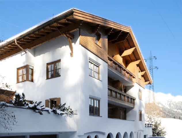 Catered-chalet-wintersport-Oostenrijk-St.-Anton-am-Arlberg-Ski-Arlberg-chalet-Aurora-02