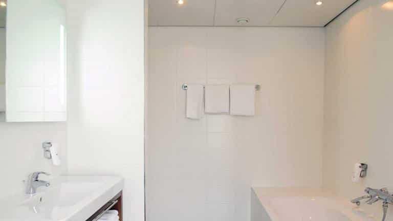 123560_7b22a56203ee07657c25d19942480348