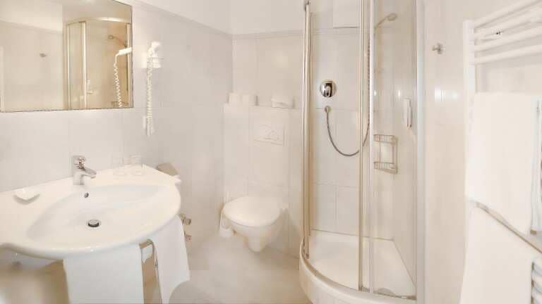 220204_badezimmer-doppelzimmer1