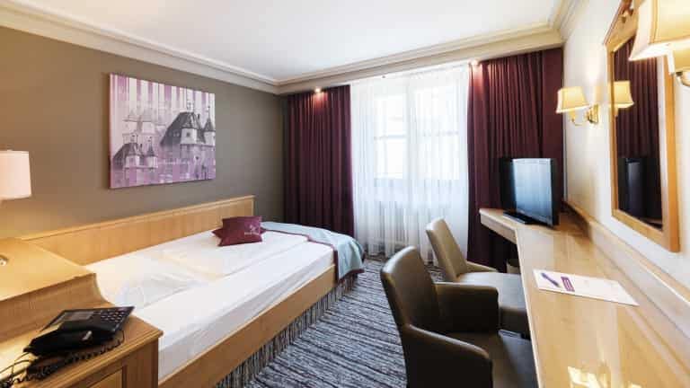 231295_xt042735-hdr-final