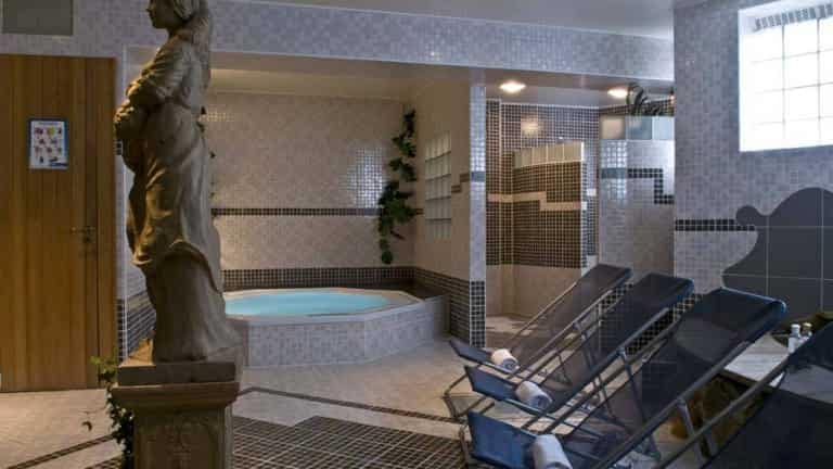 23239_610c870a337b0fdaf18a403e3a5e279b