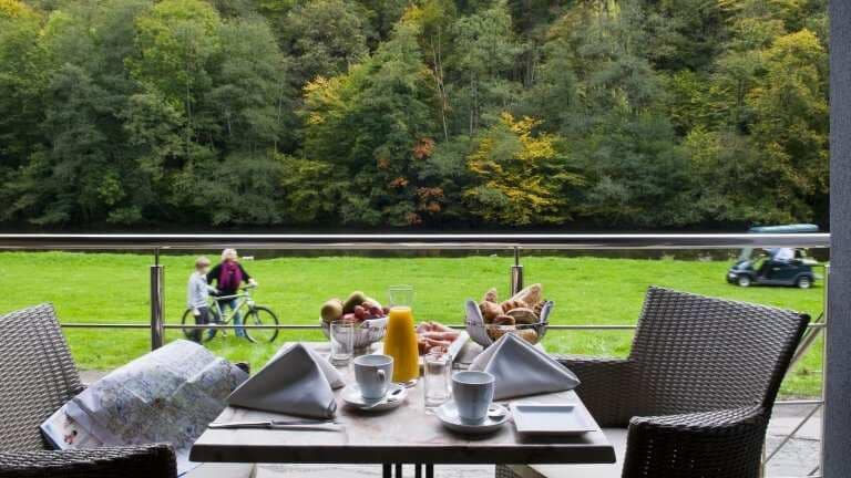 41403_b827712e4df444f08cd51c1604fa5541