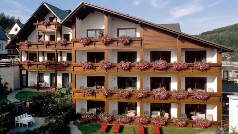 37693_cd92ff85ff9cc817b9cb42a61d2599de