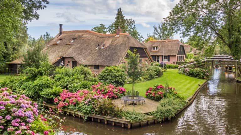 267527_adobestock-118389399