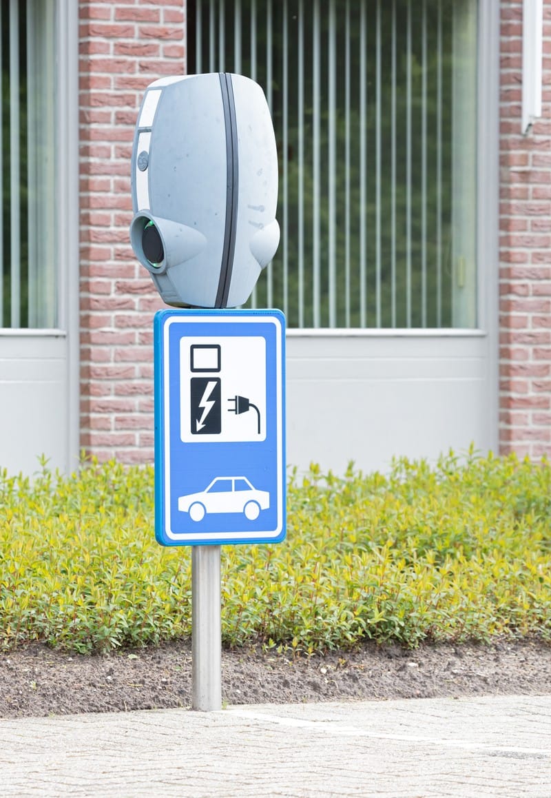 Je bekijkt nu Parkeren bij laadpaal
