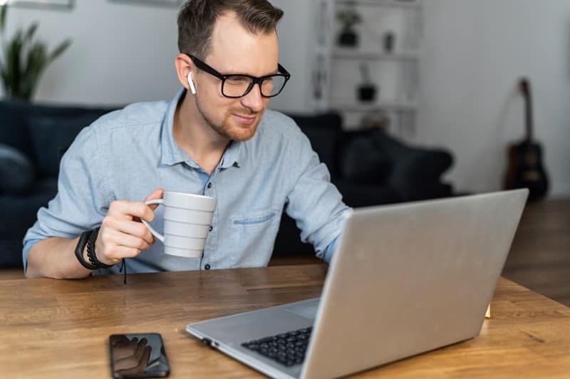 Lees meer over het artikel Overeenkomst met België over vaste inrichting en thuiswerkende werknemers