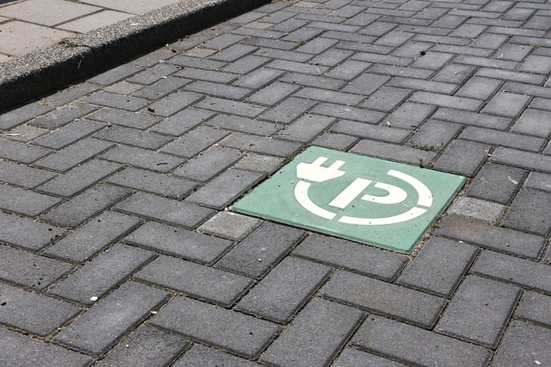 Je bekijkt nu Subsidiepot aanschaf elektrische auto 2021 is leeg