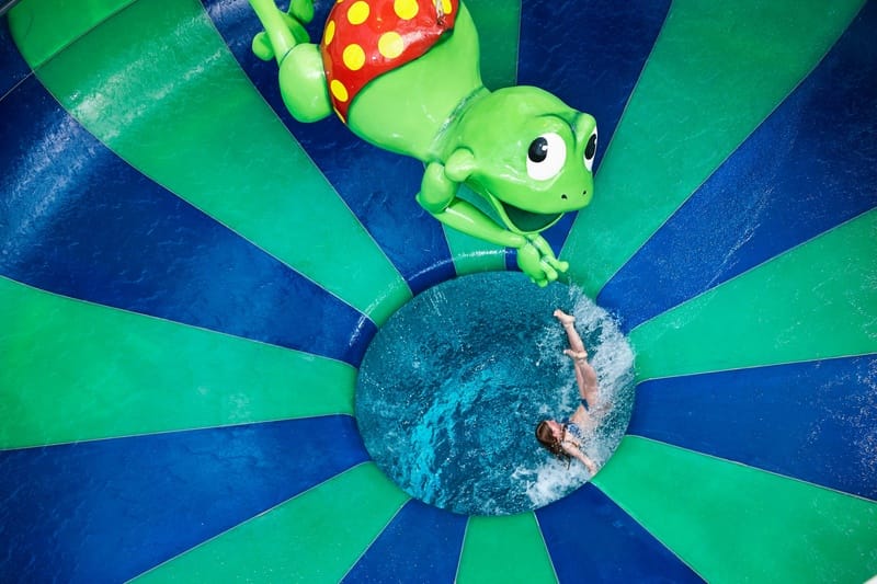 Heerljk onbekommerd speelplezier in het Tikibad