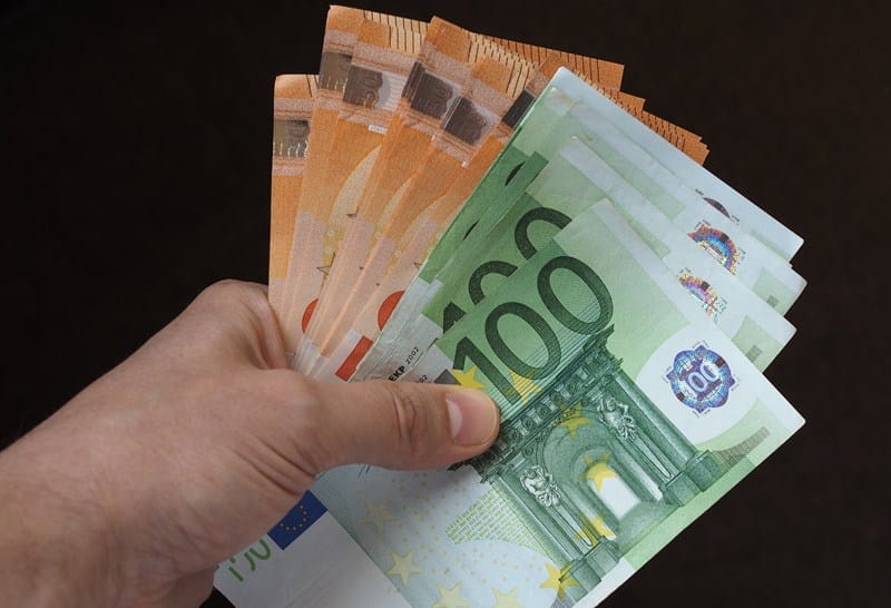 Je bekijkt nu Winstuitdeling door oplopen schuld aan bv