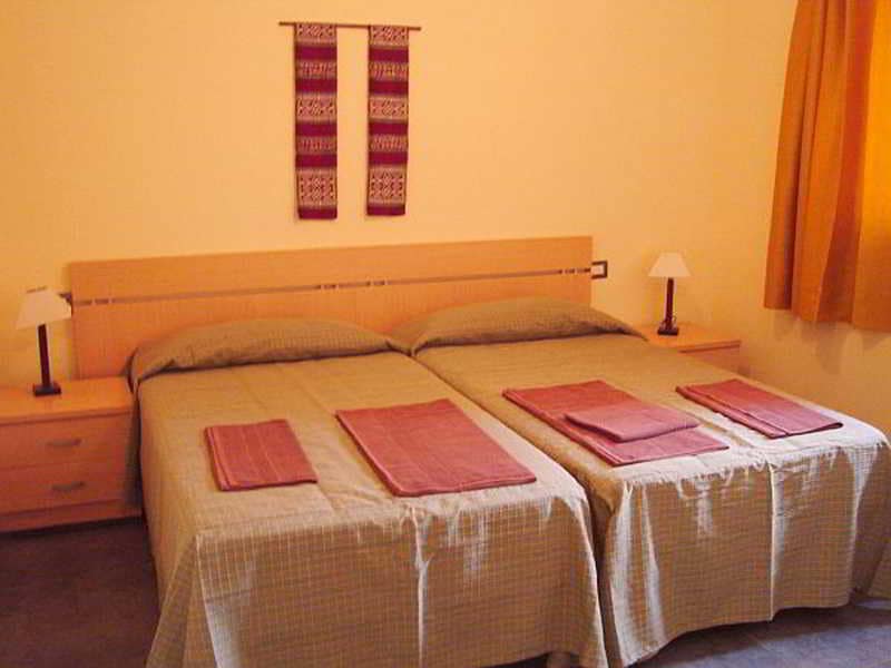 aHR0cHM6Ly9ob3RlbGltYWdlcy5zdW5ob3RlbHMubmV0L0hvdGVsSW5mby9ob3RlbEltYWdlLmFzcHg_aWQ9MTkxMTc0MTU