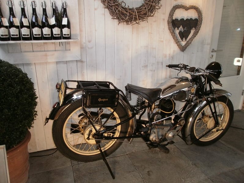 Peugeot-P108-248cc-zijklep-model-uit-1932