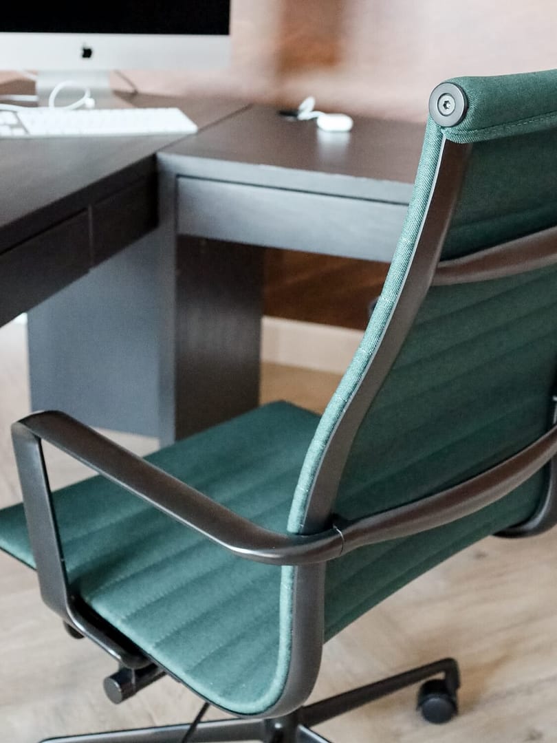 Premium Highback Ribbed Executive Chairs Feel The Vibe 4