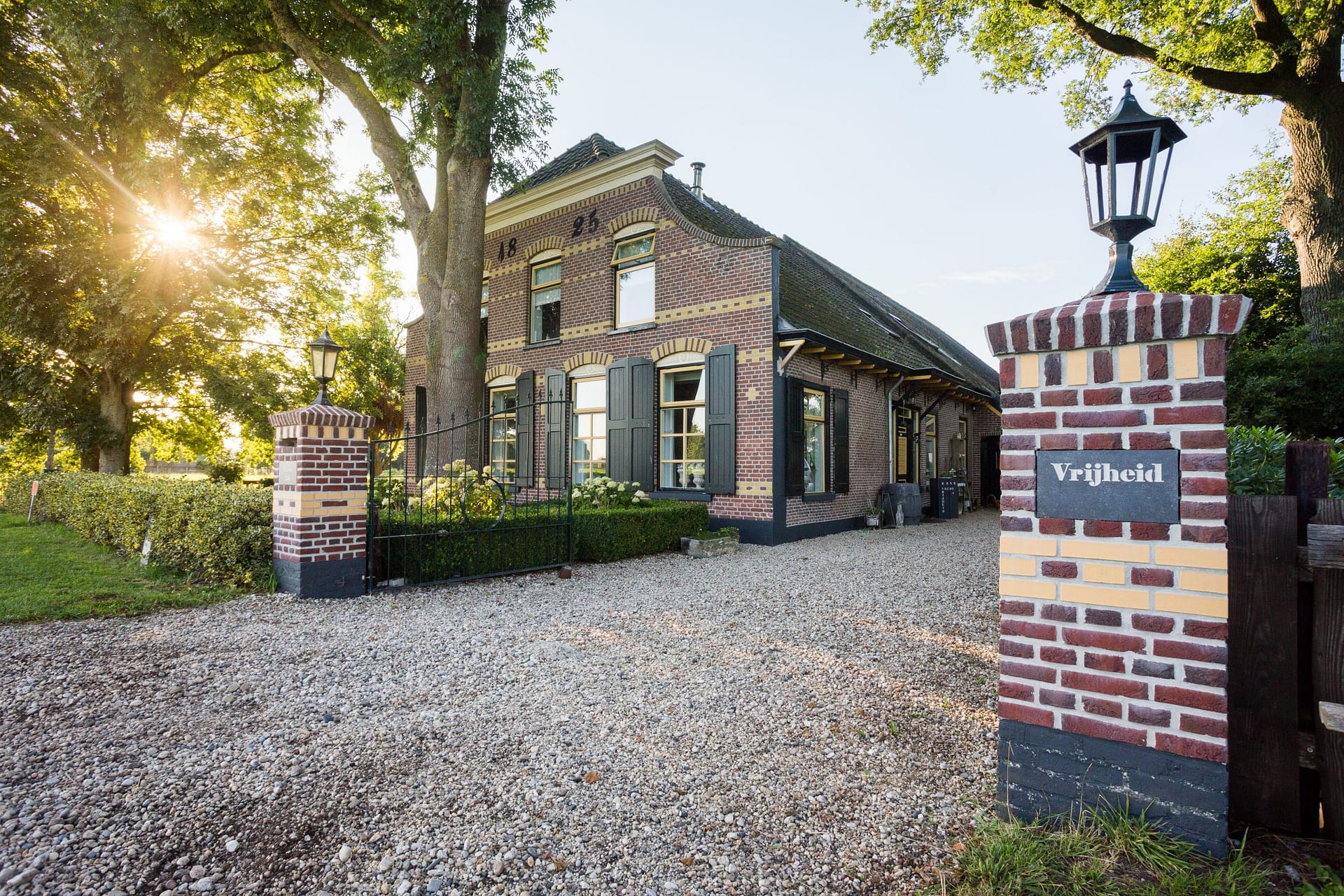 B&B Vrede Vrijheid - Monumentale Boerderij - Dedemsvaart