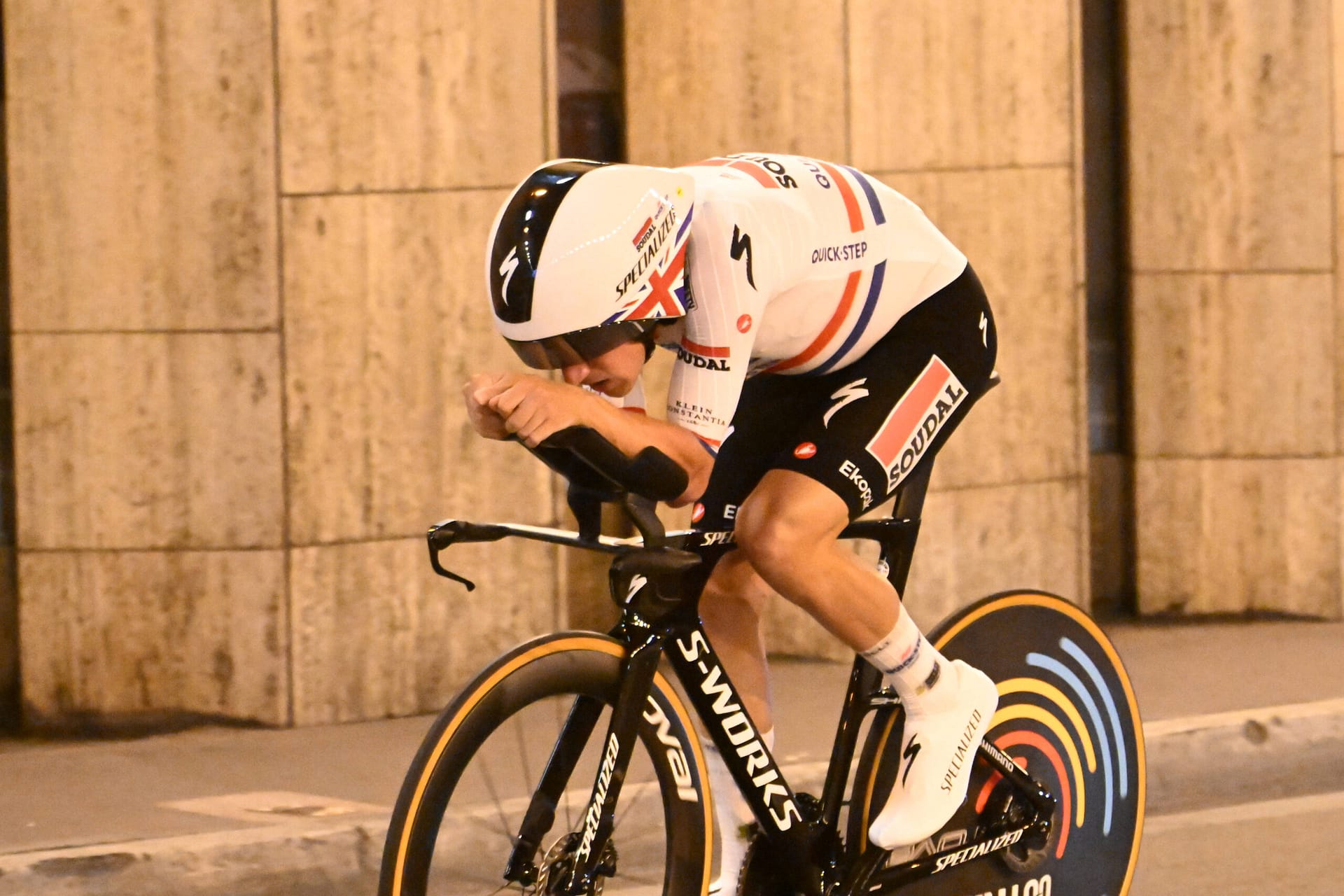 Ethan Hayter rijdt een individuele tijdrit voor Soudal Quick-Step tijdens La Vuelta