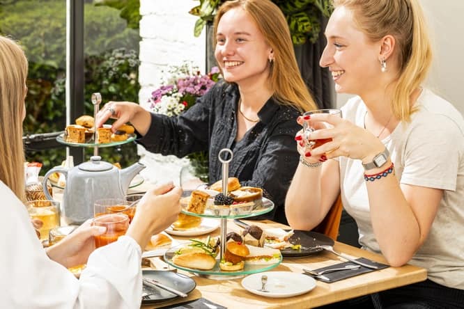High Tea bon voor 2 personen bij Fletcher hotels